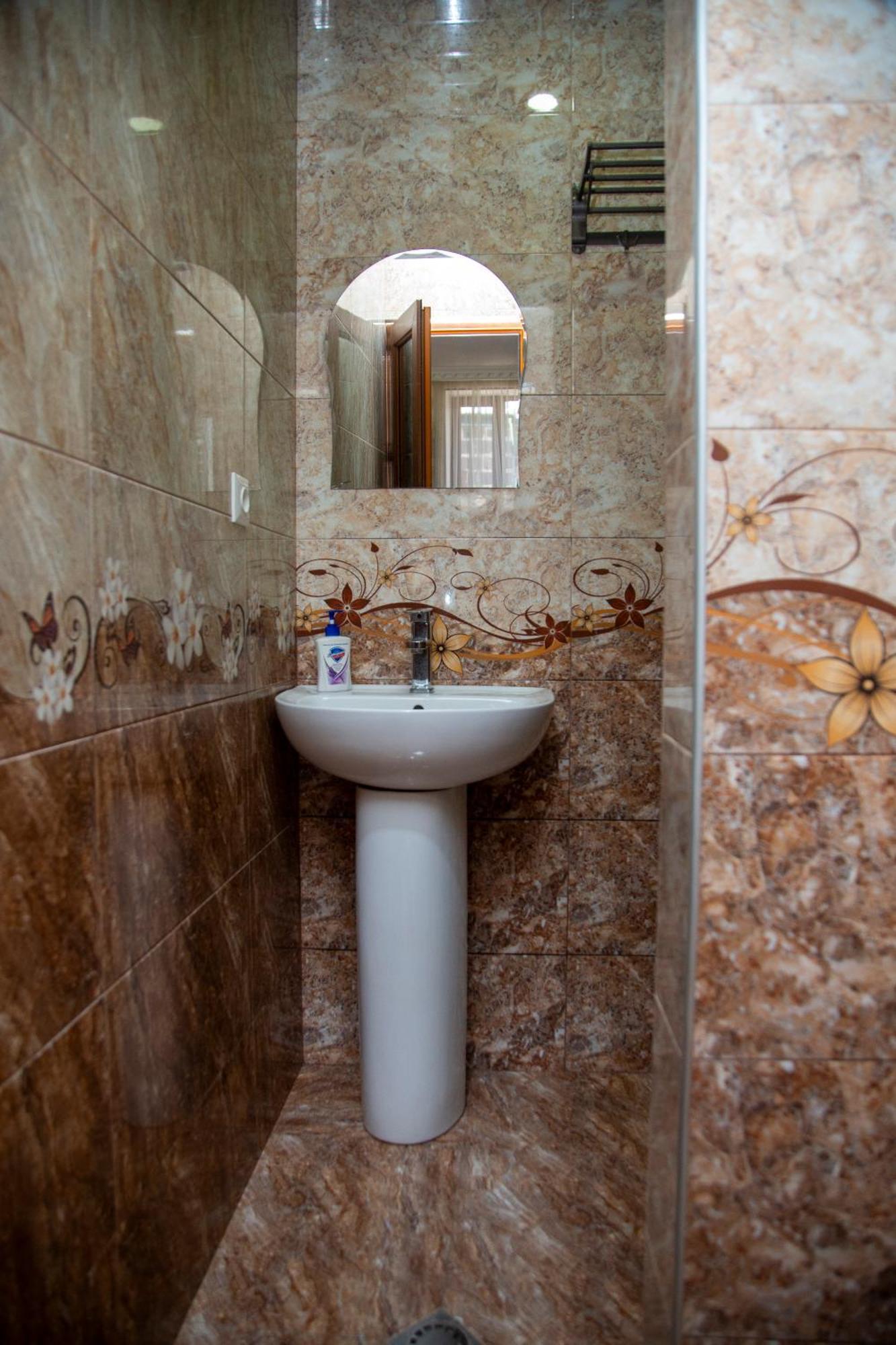 Fish Hotel Akhalkalaki Екстер'єр фото