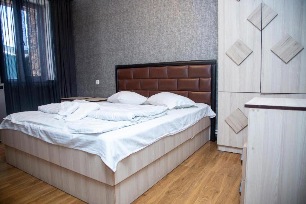 Fish Hotel Akhalkalaki Екстер'єр фото
